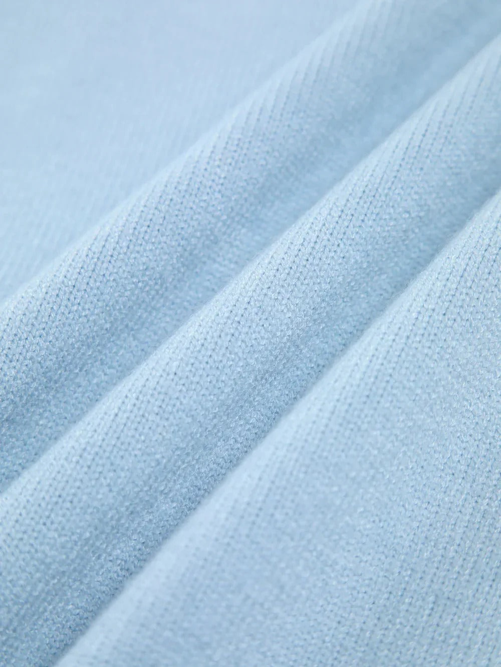 Women's comfortable sweater in white