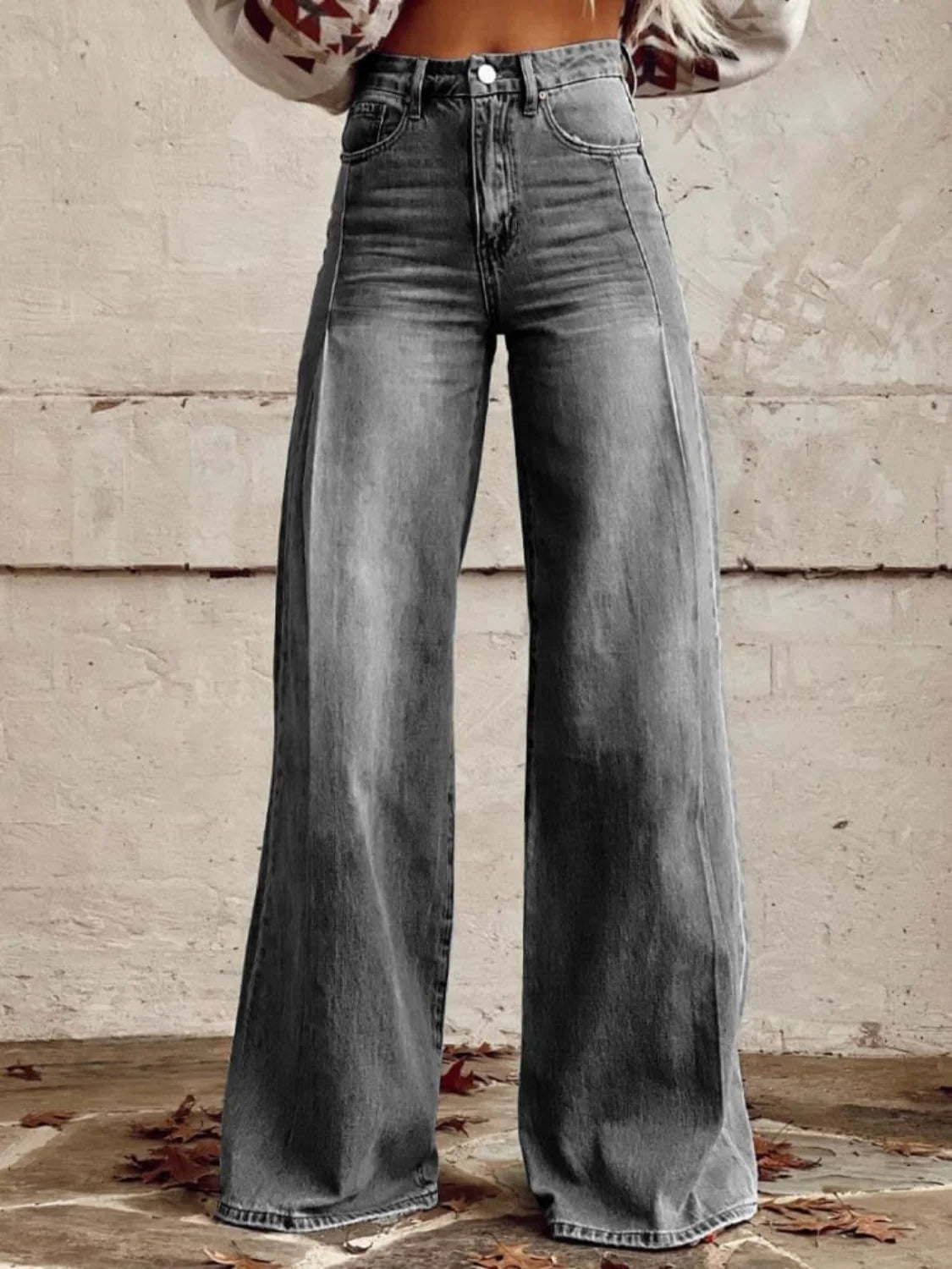 Women's gray light wash wide-leg jeans with two-tone panels