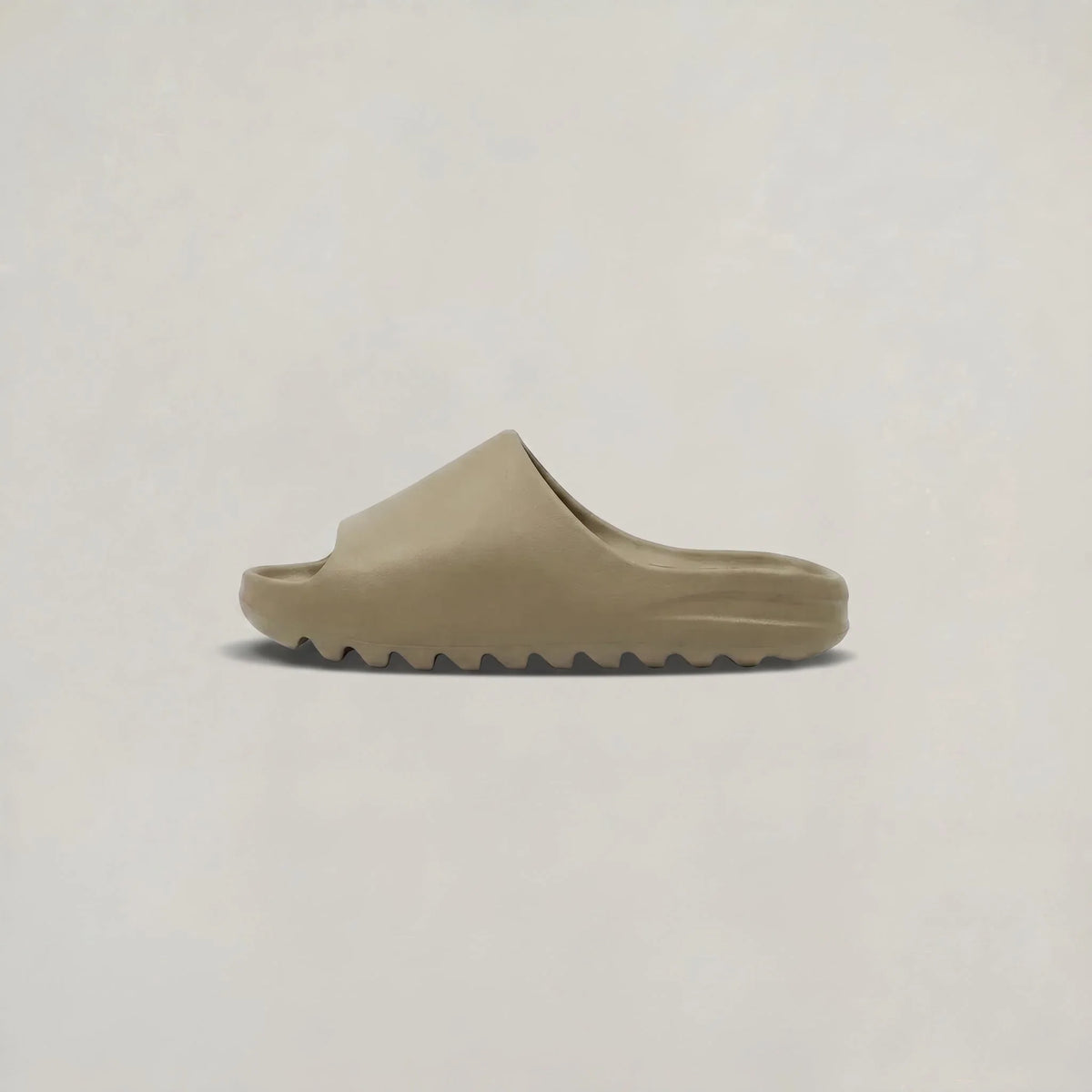 Men's brown slide sandals, tread sole detail