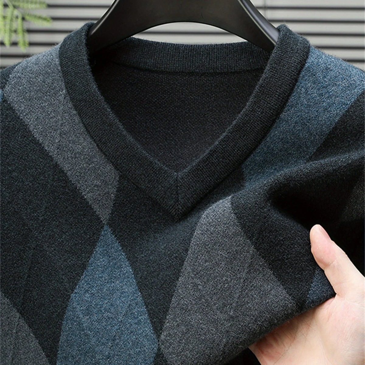 Men's Argyle V-Neck Sweater, Classic Winter Knitwear