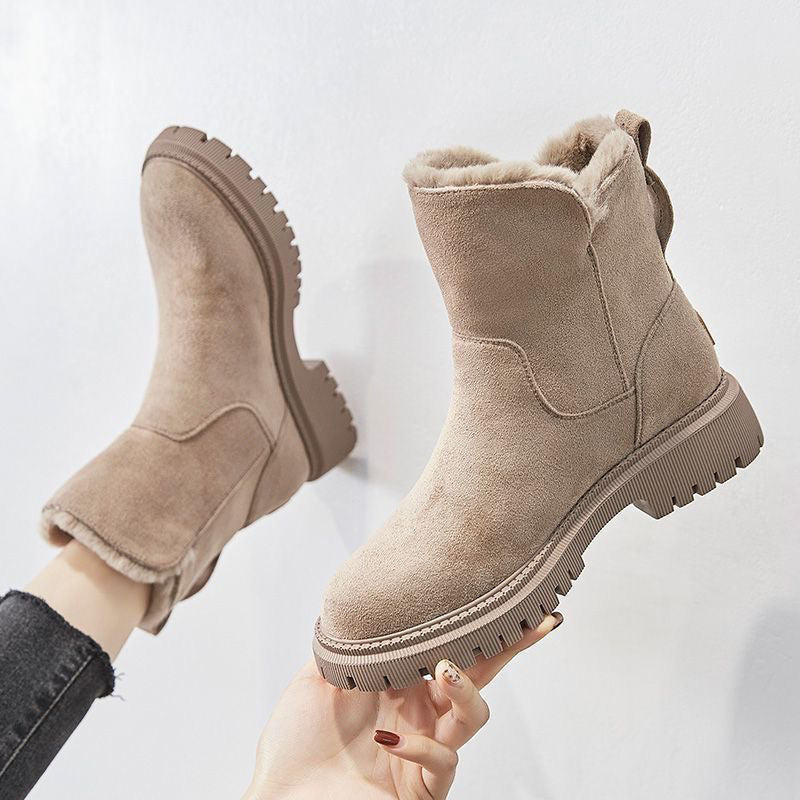 Women's insulated winter boots in beige