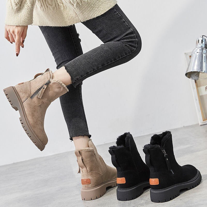 Women's insulated winter boots in beige