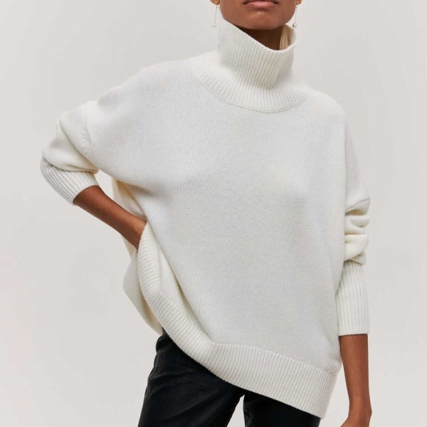 Women's comfortable sweater in white