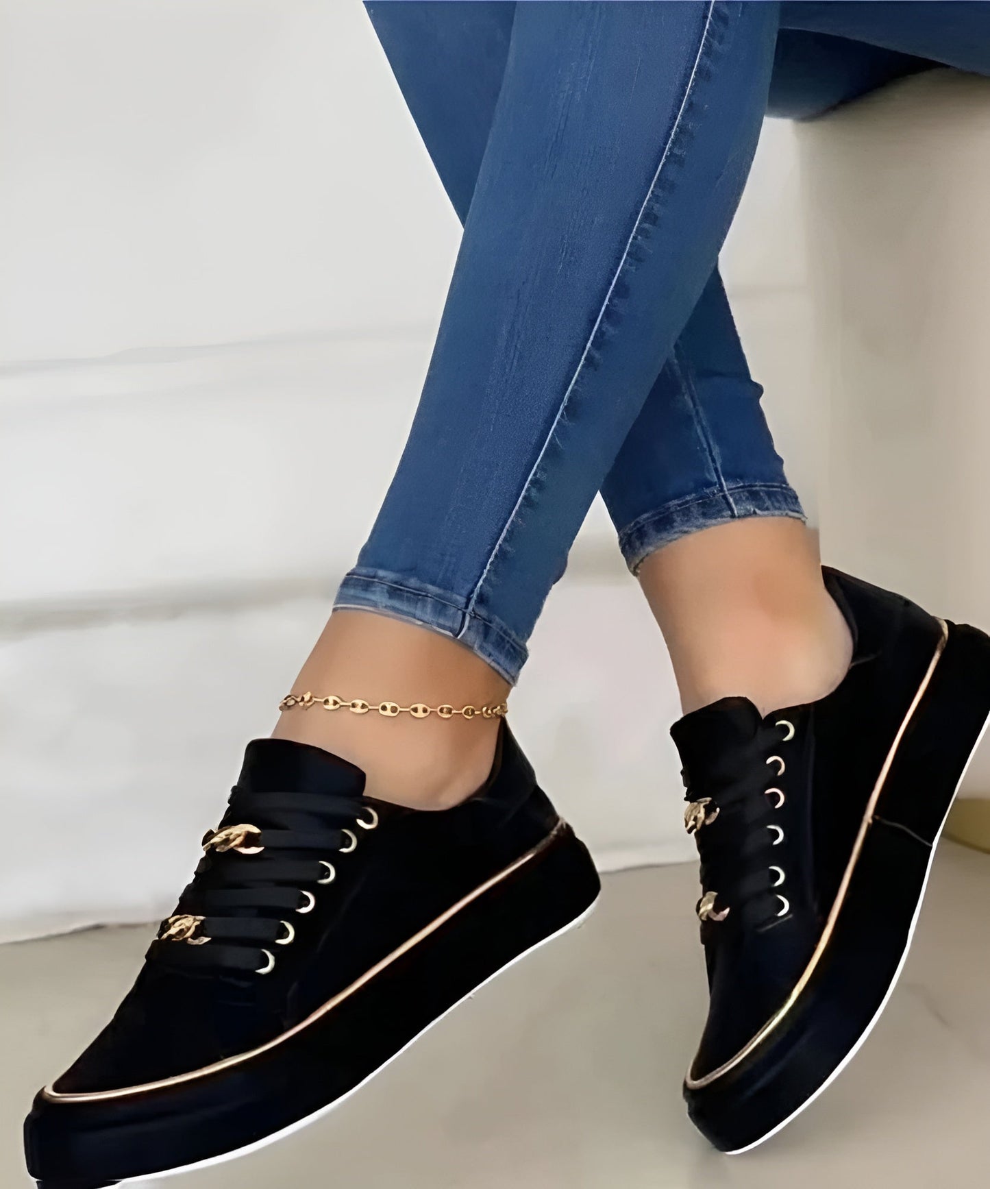 Alex | Sneakers Lace-Up Chic Metallic Accents 1