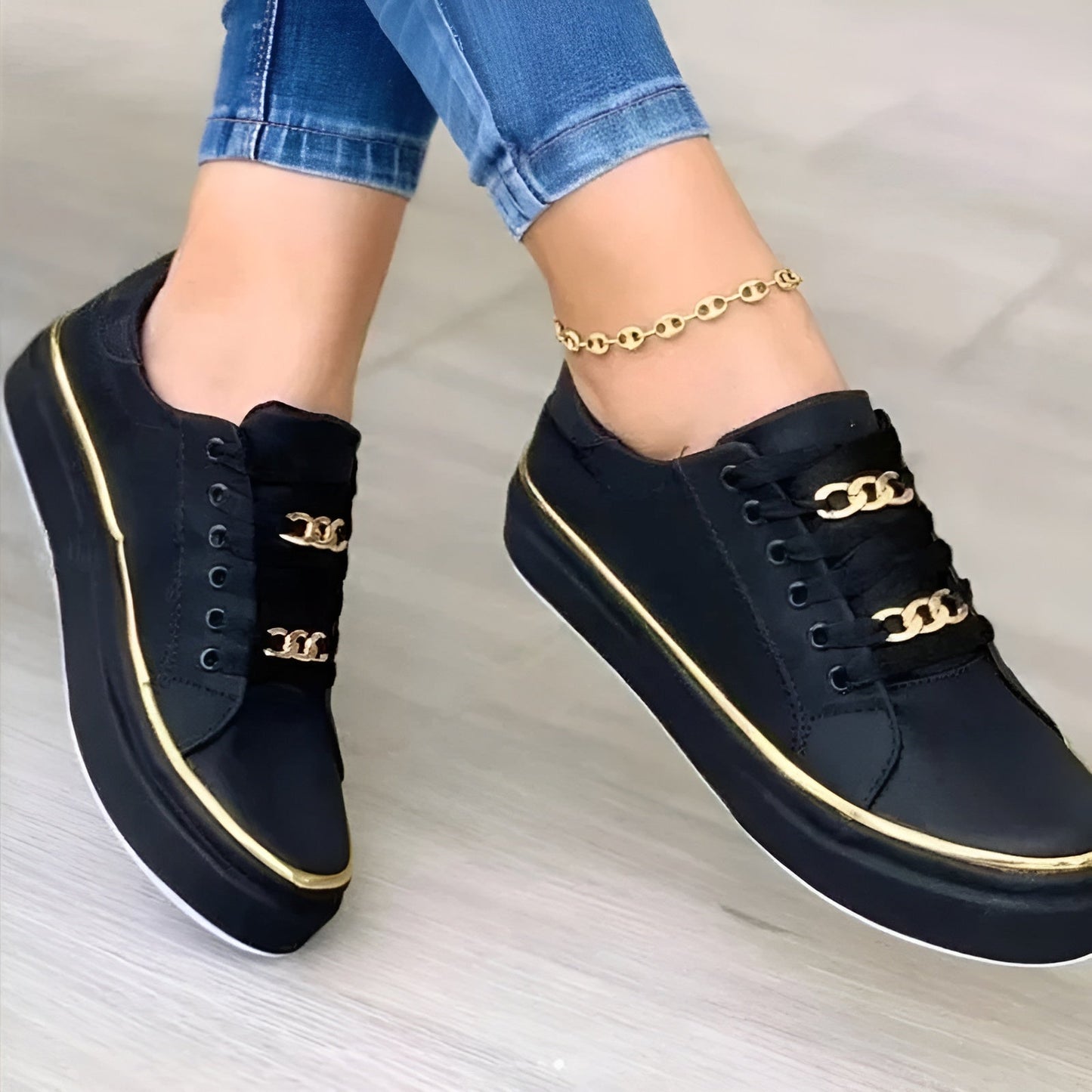 Alex | Sneakers Lace-Up Chic Metallic Accents 2