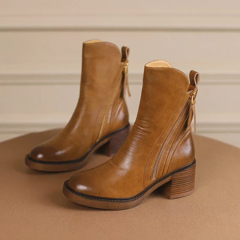 Women's leather ankle boots in black