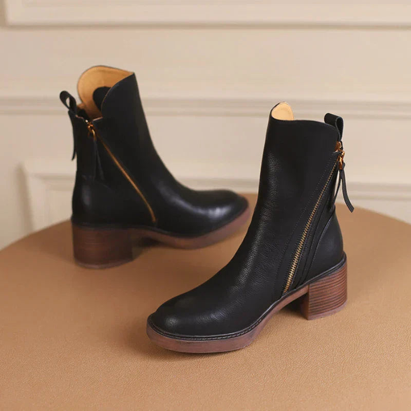 Women's leather ankle boots in black