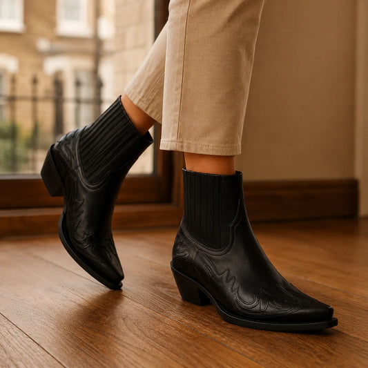 Women's black western boots with elastic gussets