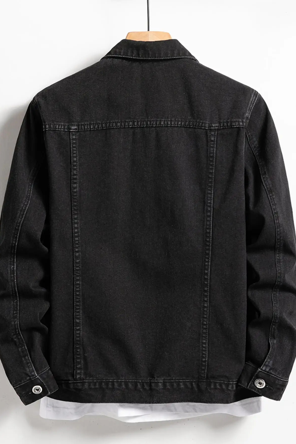 Men's classic fit button-up denim jacket in black