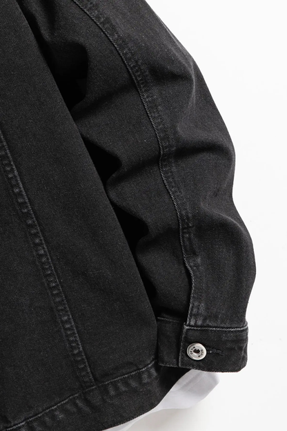 Men's classic fit button-up denim jacket in black