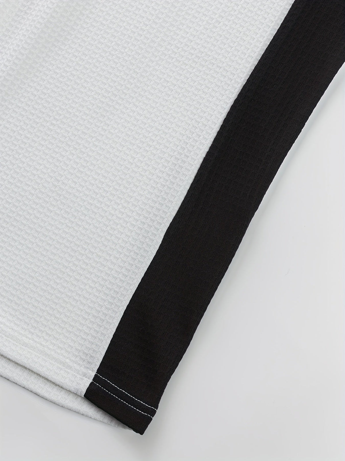 Men's Textured Henley with Contrast Detail – view 5