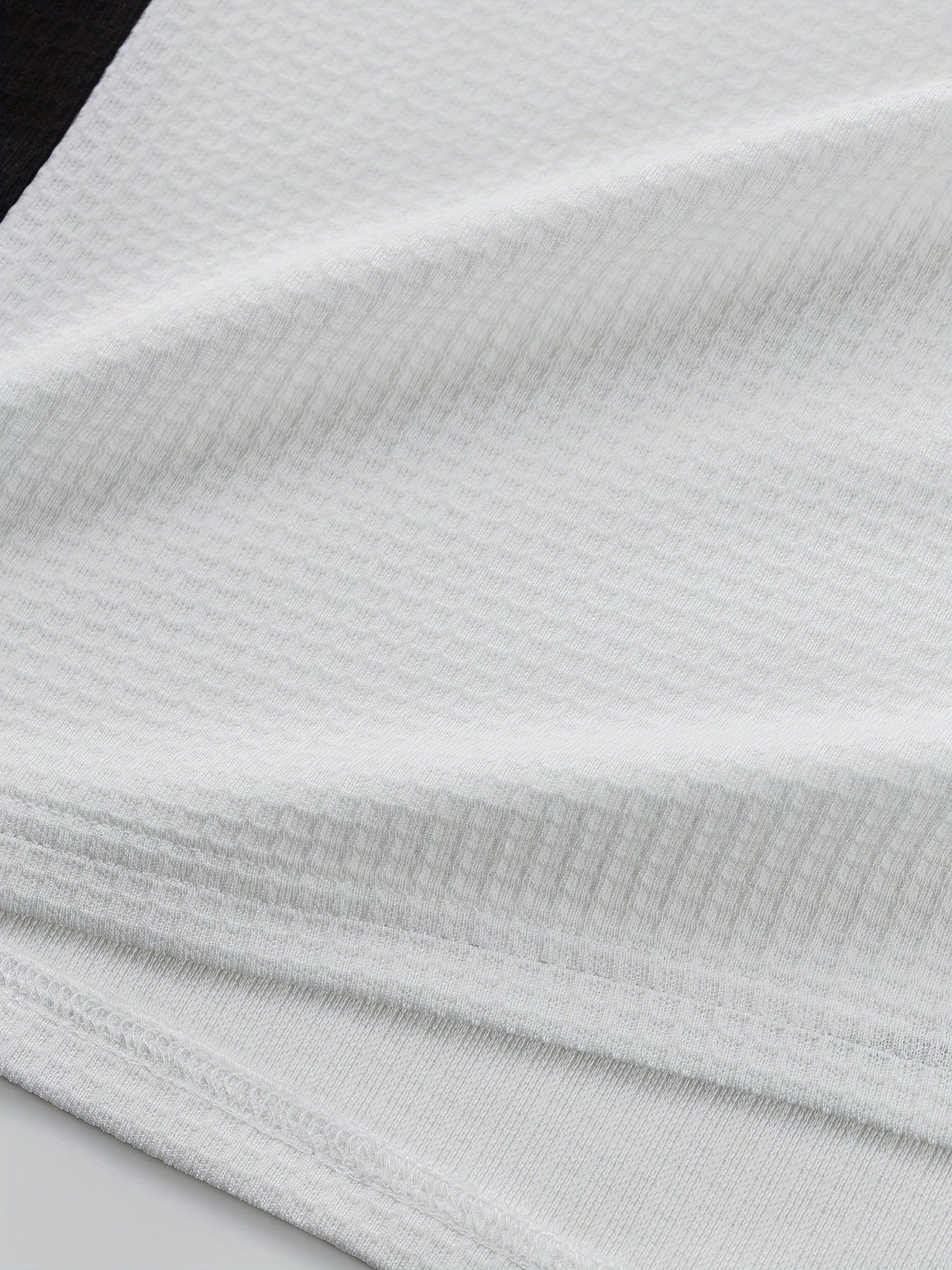 Men's Textured Henley with Contrast Detail – view 6