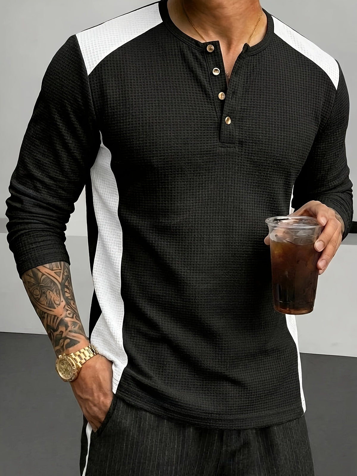 Men's Textured Henley with Contrast Detail – view 7
