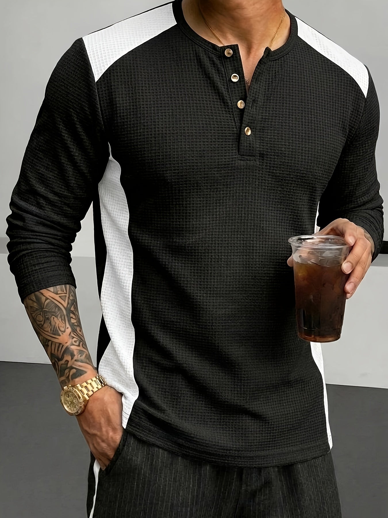 Men's Textured Henley with Contrast Detail – view 7