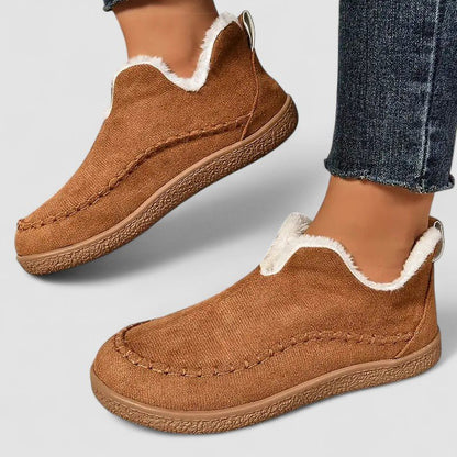 Women's side-zip ankle boots with wide toe box