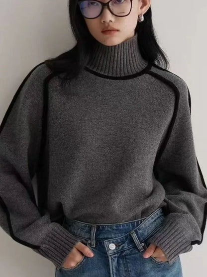 Women's turtleneck sweater with contrast piping