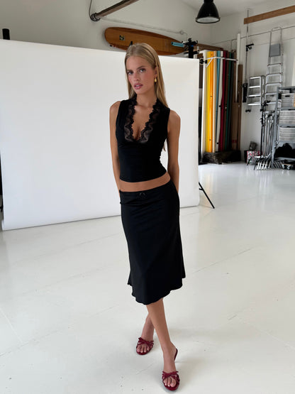 Effortless Lace Top With Stretchy Fit 1