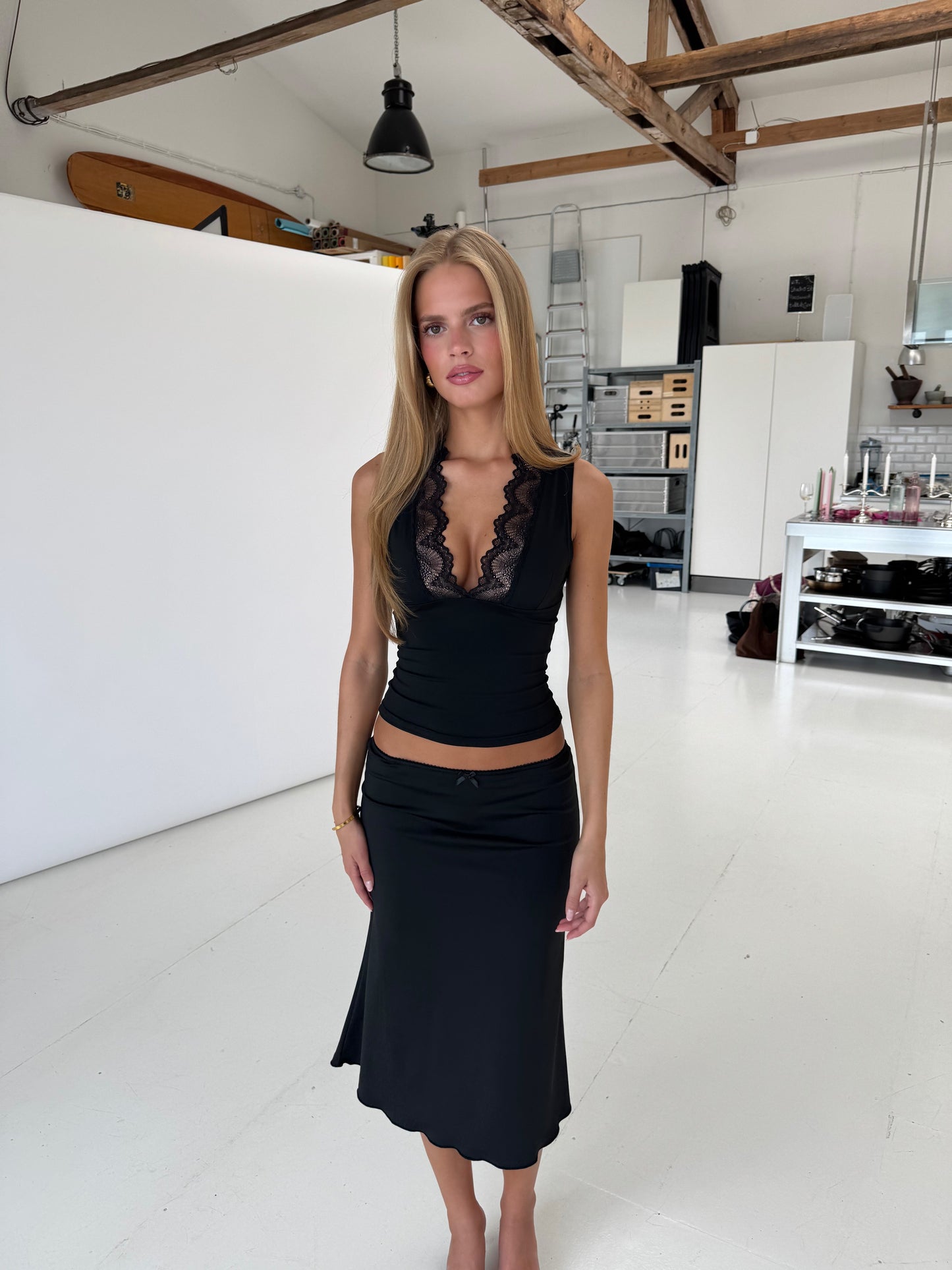 Effortless Lace Top With Stretchy Fit 2