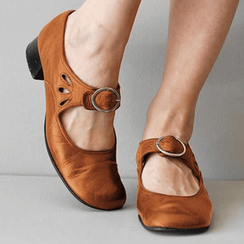 Effortless Sandals With Cushioned Comfort And Stability 0