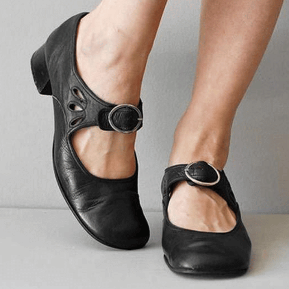 Effortless Sandals With Cushioned Comfort And Stability 1