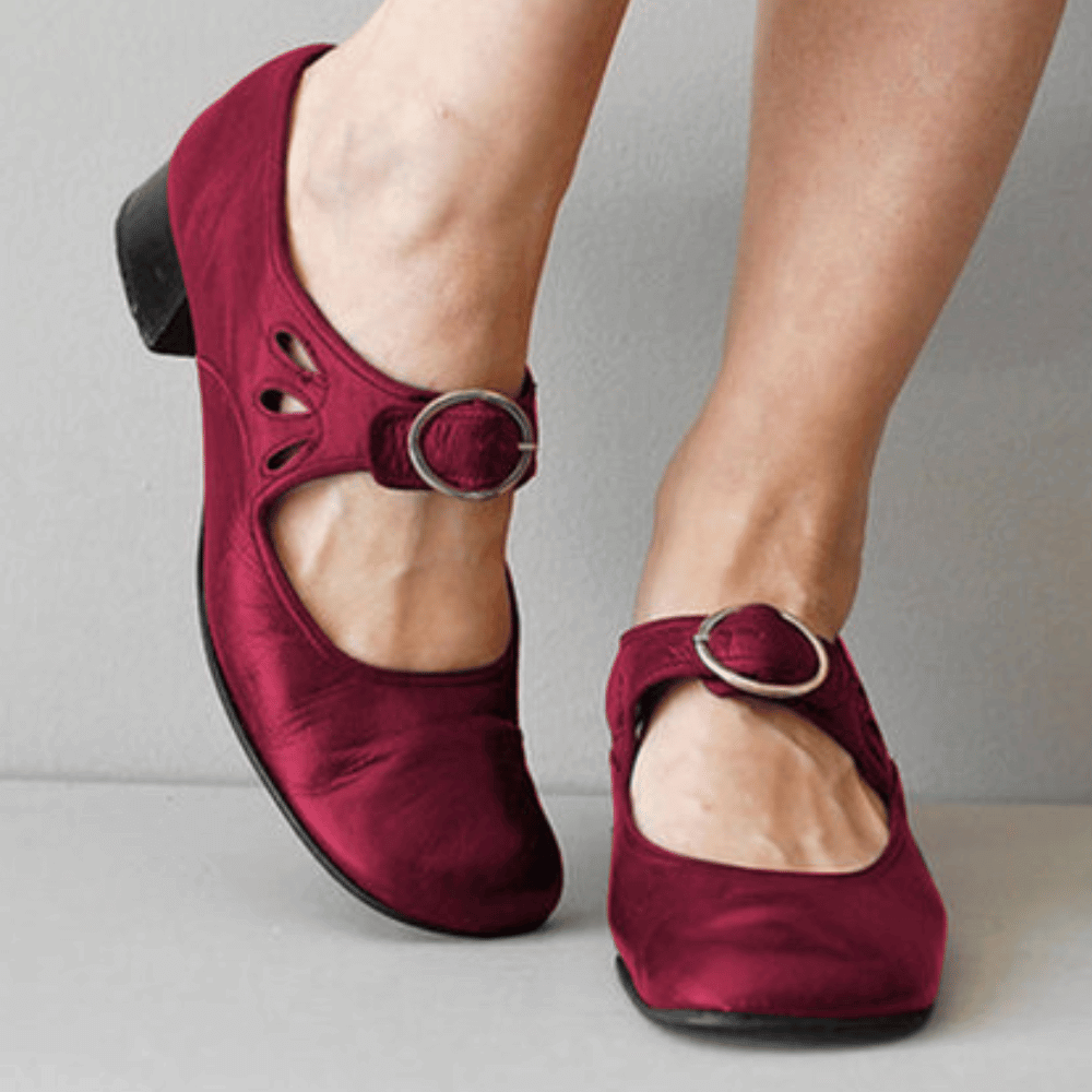 Effortless Sandals With Cushioned Comfort And Stability 2