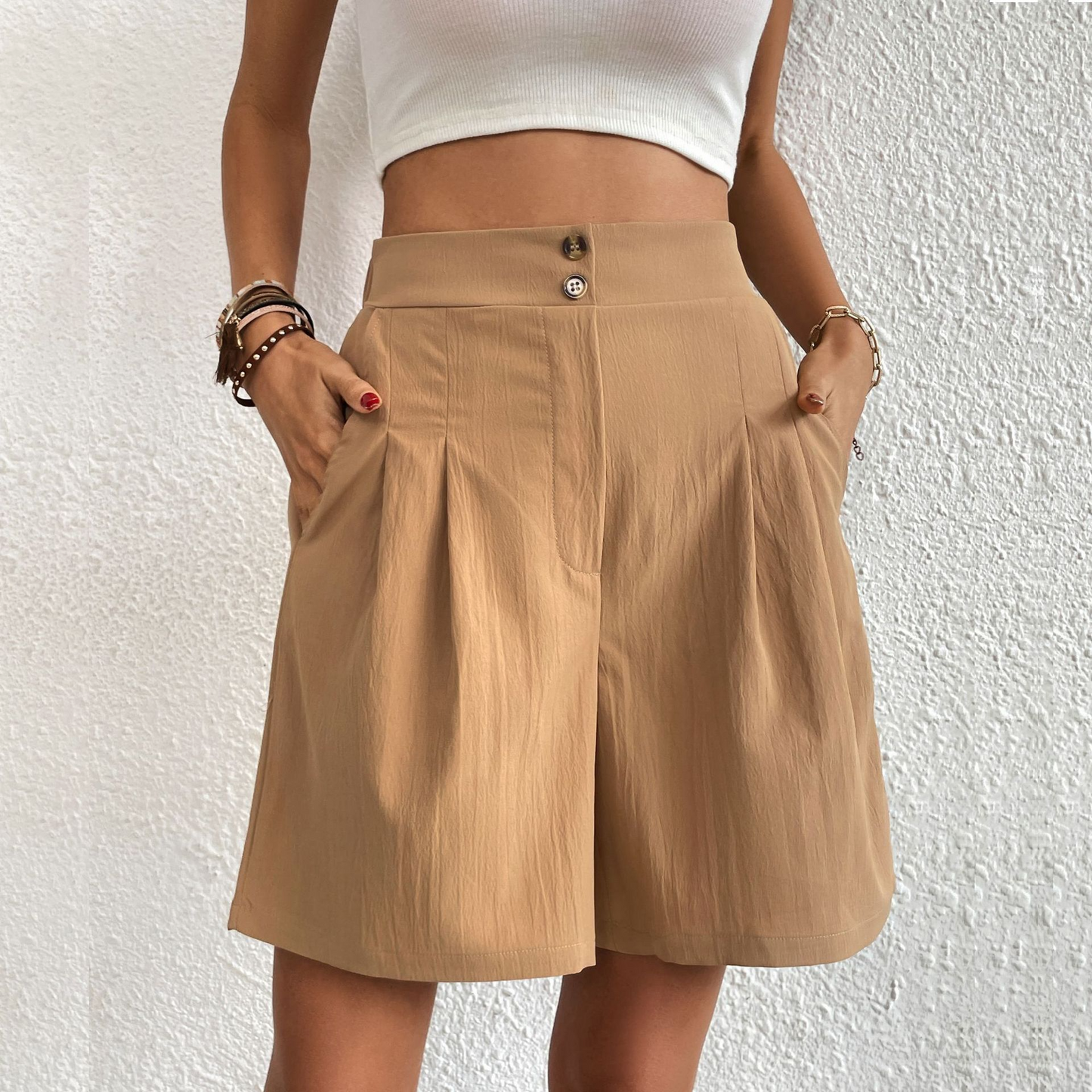 Effortless Women's Shorts With Stylish Pockets 12