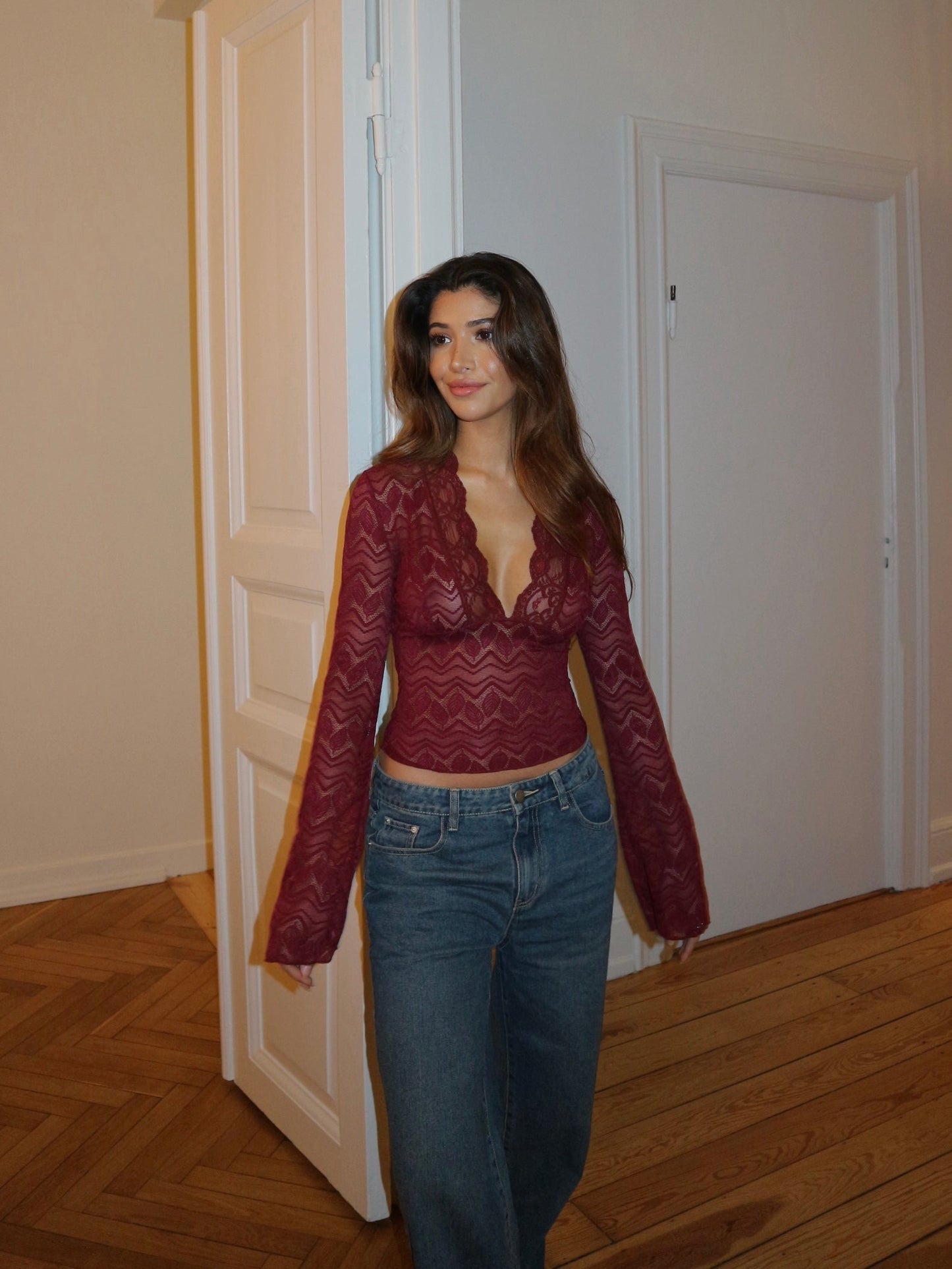 Elegant Womens Top With Long Sleeve Lace Detail 4