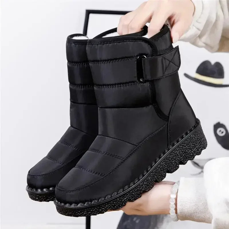 Black Chunky Lug-Sole Combat Boots with Cushioned Fit