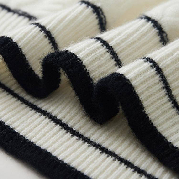 Cashmere cable knit sweater with striped collar