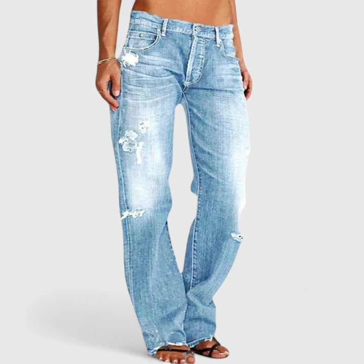 Women's straight-leg jeans in light blue