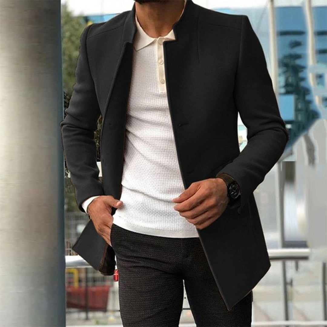 Men's lightweight windbreaker jacket in black