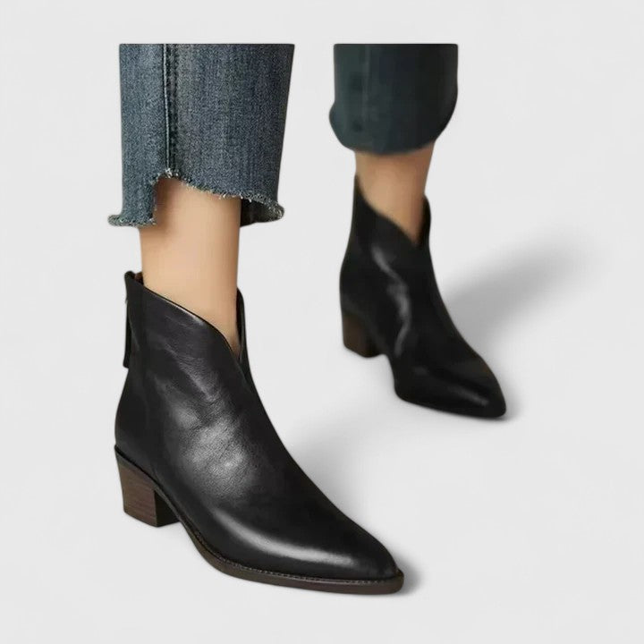 Women's ankle boots in black
