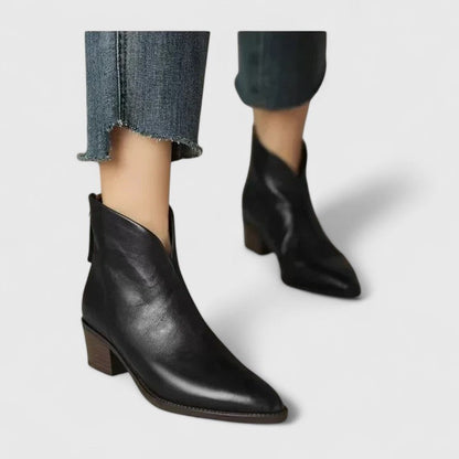 Women's ankle boots in black