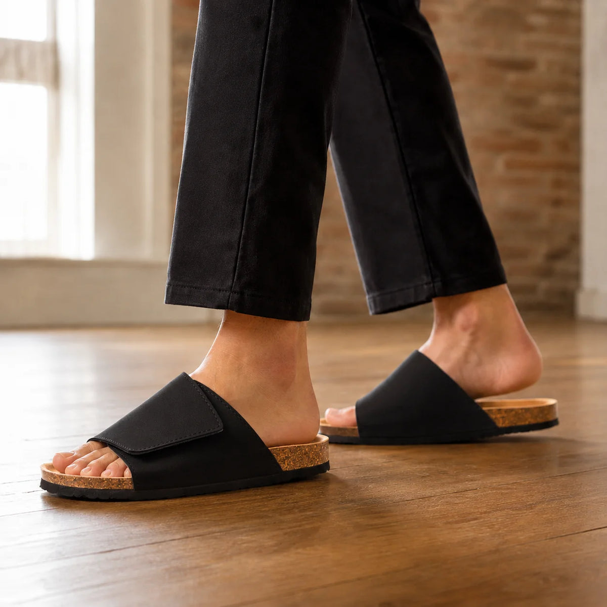 Women's blue velcro sandals, open toe profile
