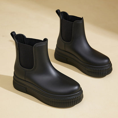 Black Refined Modern Everyday Boots with Cushioned Sole