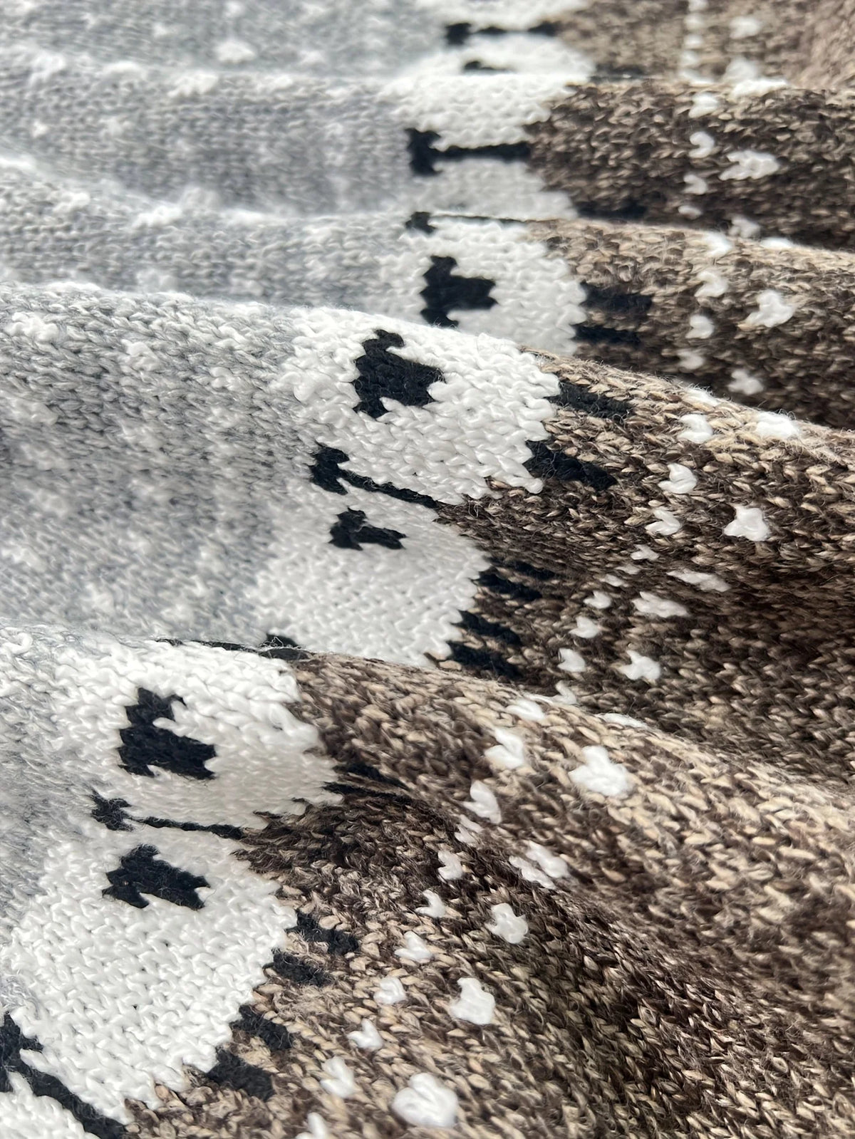 Gray thick knit sweater with sheep jacquard pattern