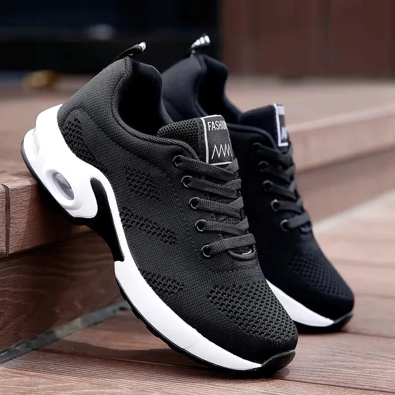 Women's black breathable mesh athletic shoes