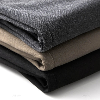 Men's casual pants with spacious pockets
