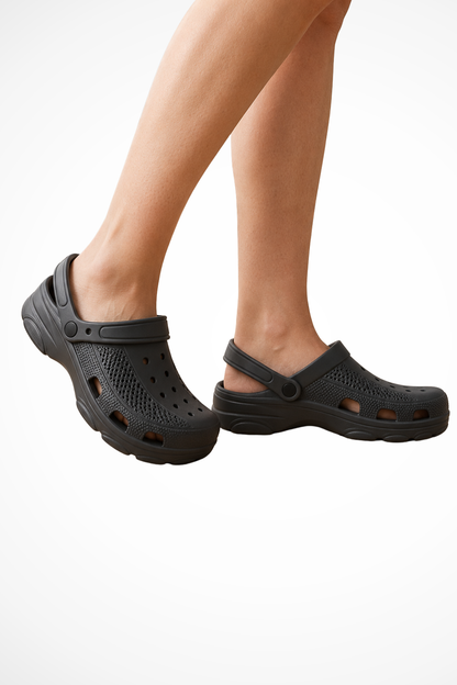 Women's black slip-resistant clogs closed toe comfort shoes