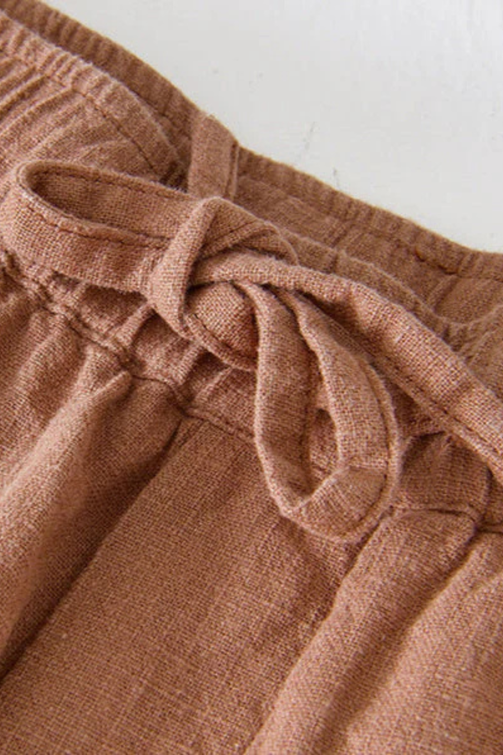 Men's orange drawstring waist casual shorts