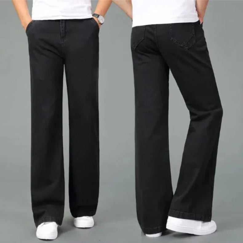 Men's dark blue bootcut flare jeans in premium denim with reinforced stitching