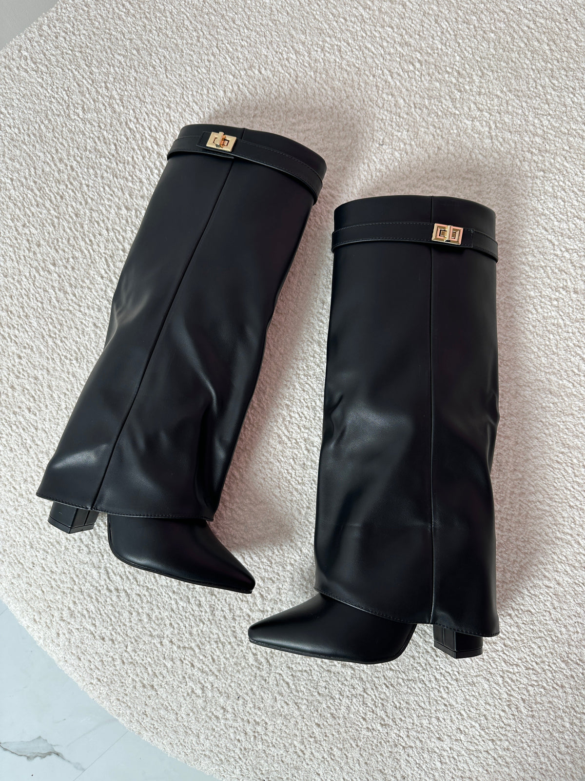 Women's leather ankle boots in black