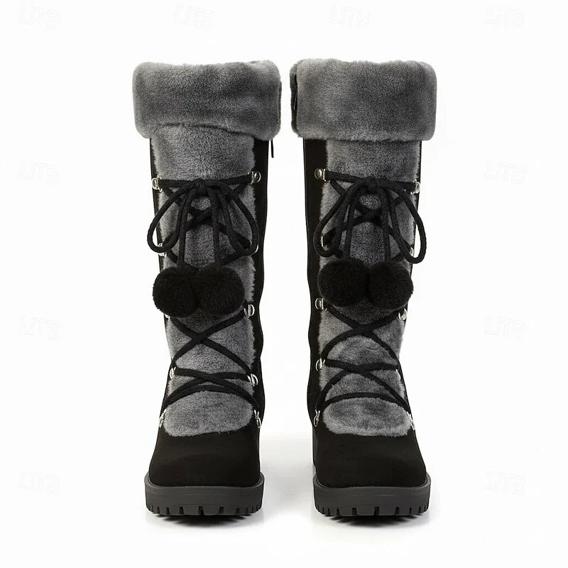 Women's lace-up snow boots with fur trim