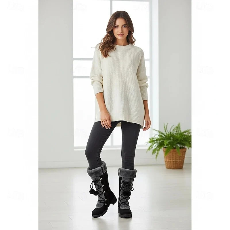 Women's lace-up snow boots with fur trim