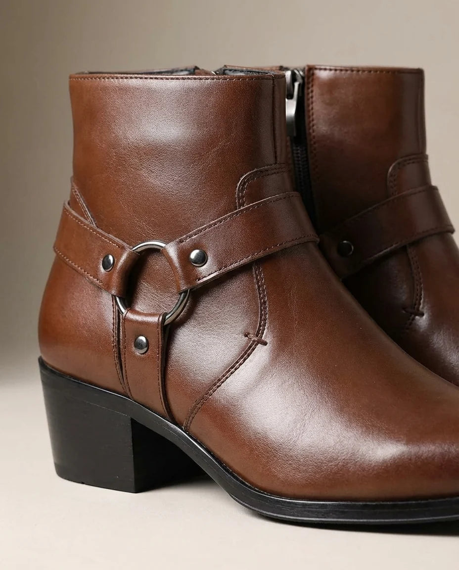 Carter leather harness boots, harness detail