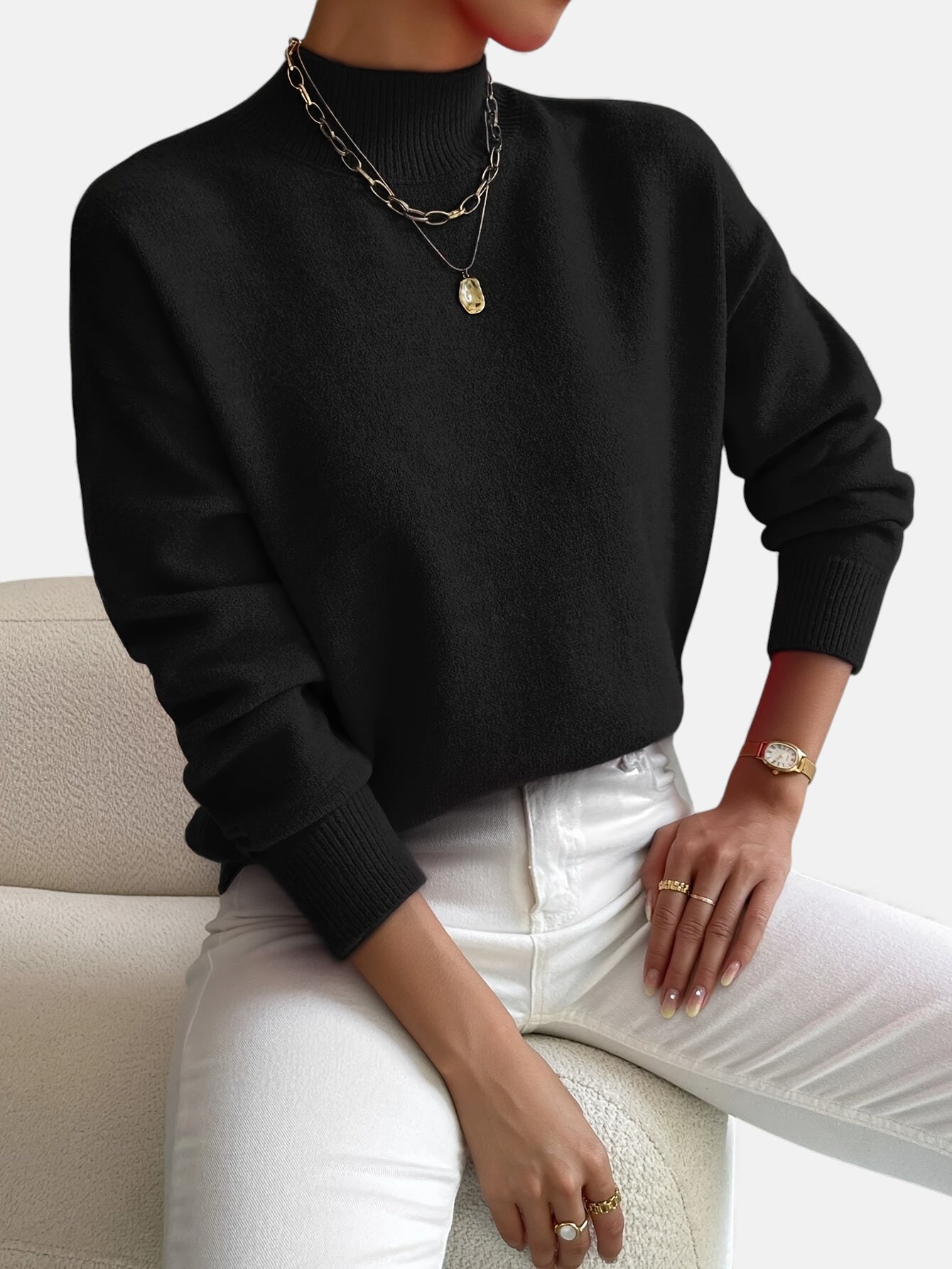 Women's classic knit sweater in black