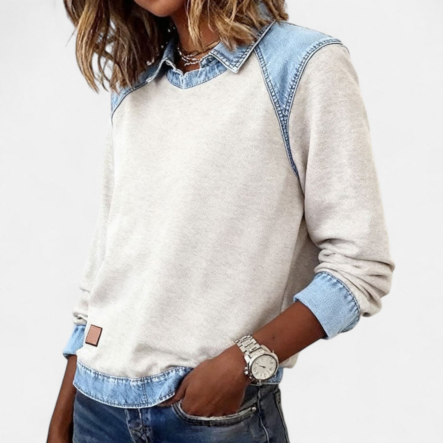 Women's long sleeve sweater in beige