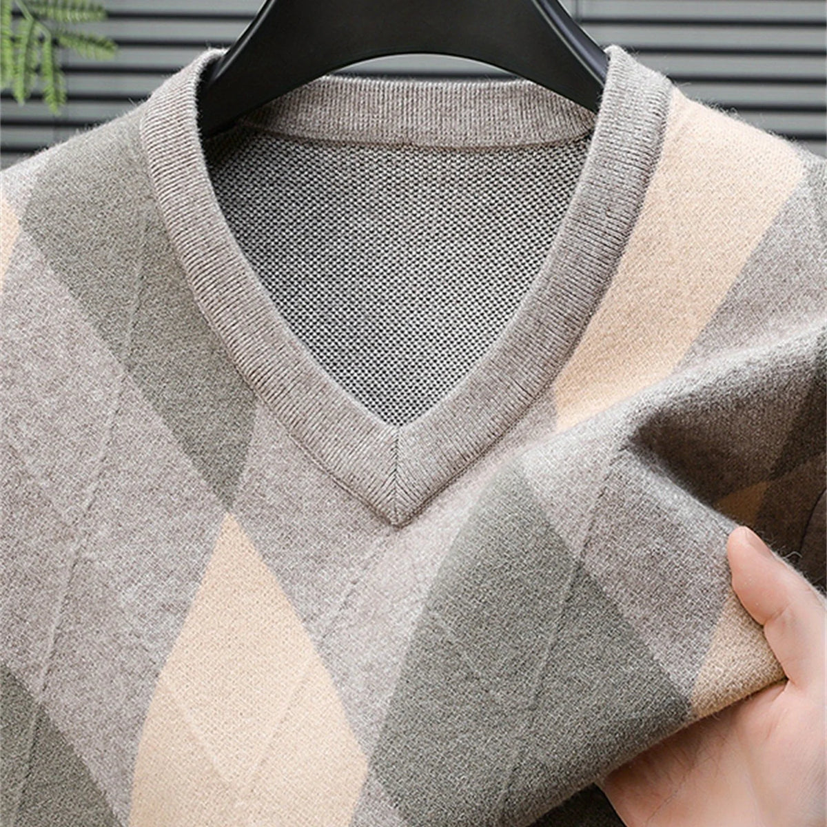Men's Argyle V-Neck Sweater, Classic Winter Knitwear