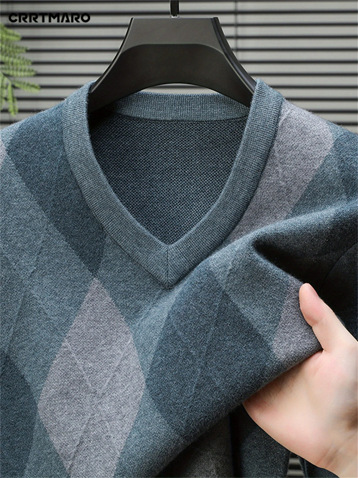 Men's Argyle V-Neck Sweater, Classic Winter Knitwear