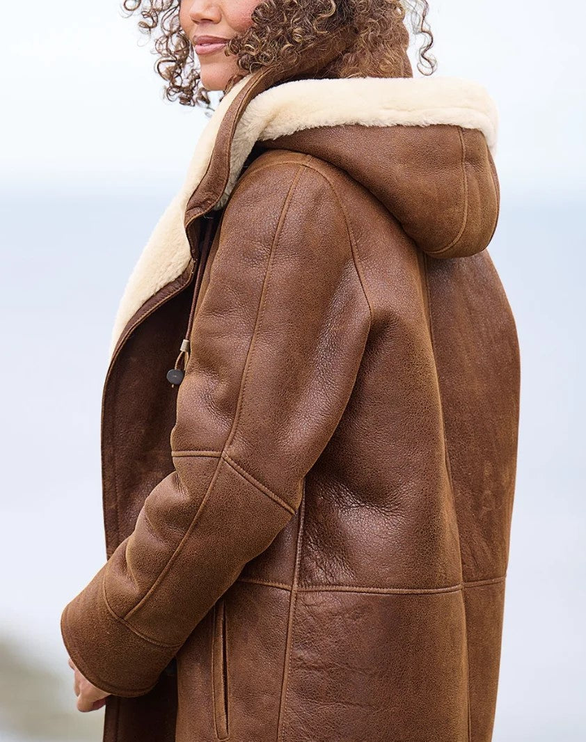 Women's vintage winter coat with hood in brown